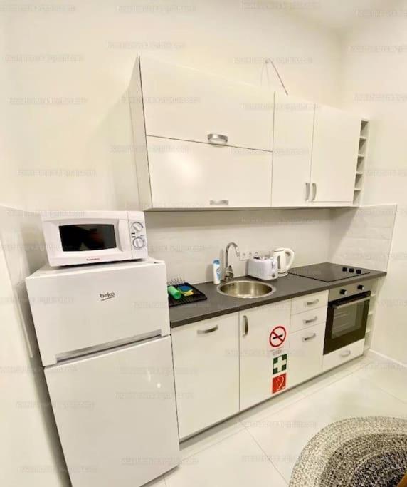 Keleti Palyaudvar Train Station-home Apartment Budapest